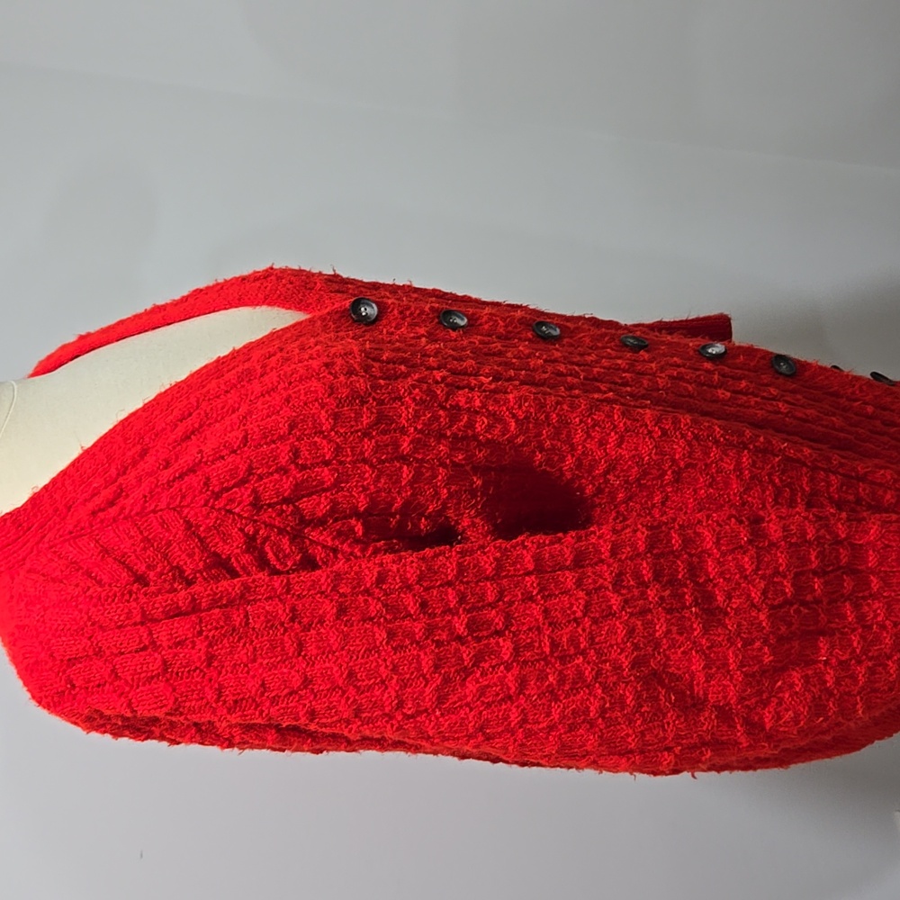 Hand knit red cardigan - Picture 6 of 11